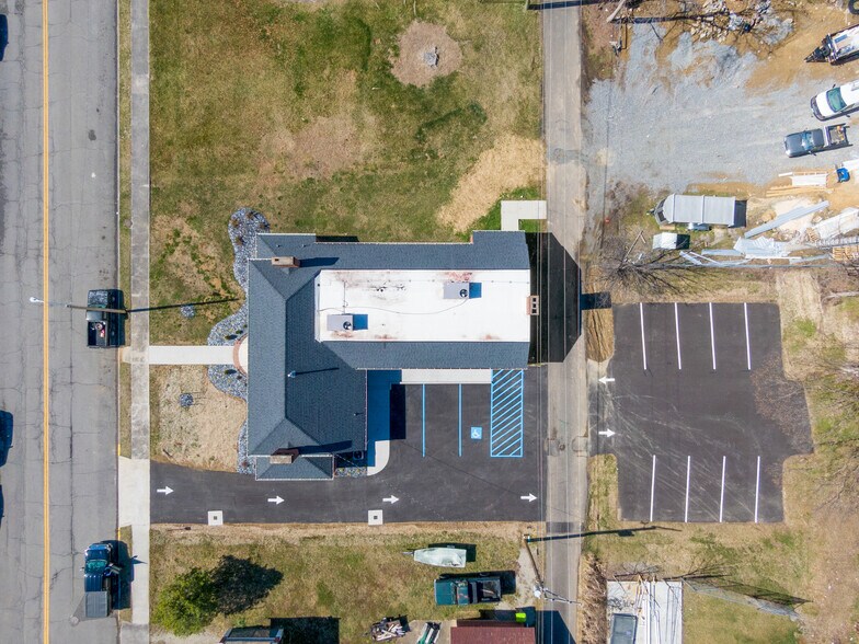 44 4th St NW, Pulaski, VA à vendre - Photo du bâtiment - Image 2 de 42