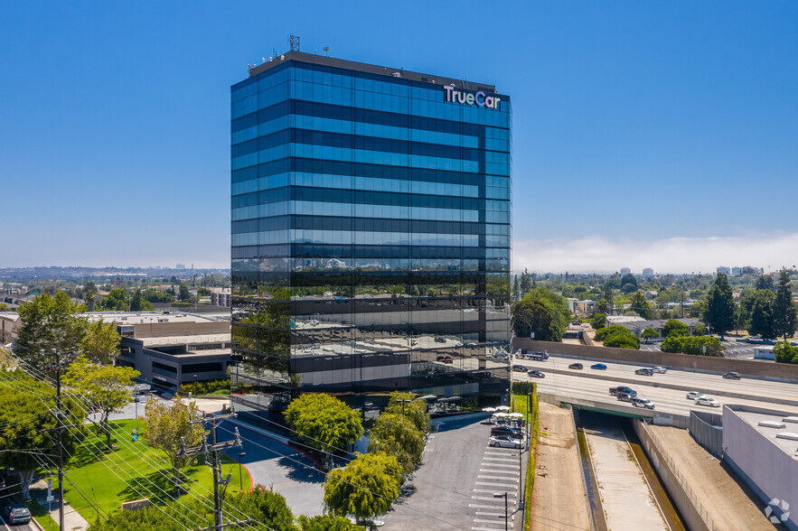 3415 S Sepulveda Blvd, Los Angeles, CA à louer - Photo du bâtiment - Image 1 de 16