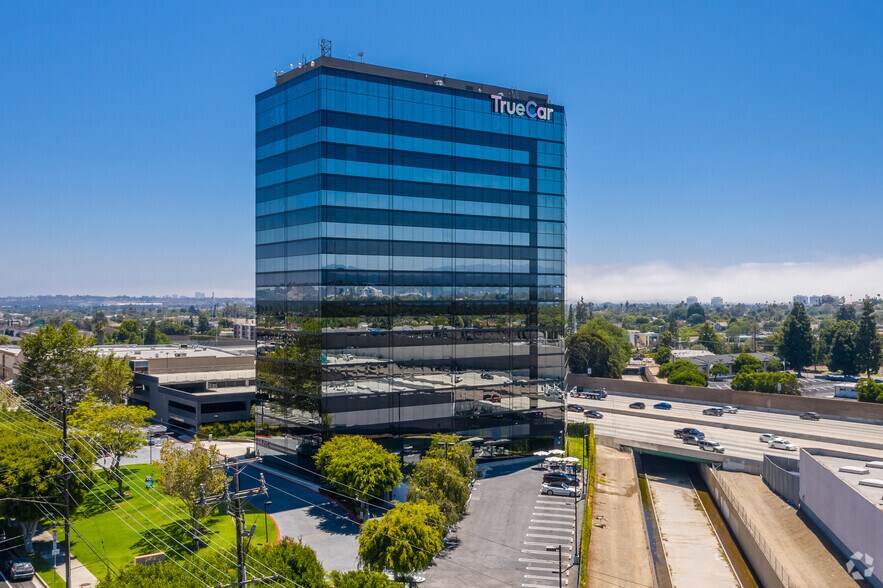 3415 S sepulveda Blvd, Los Angeles, CA for lease - Primary Photo - Image 1 of 9