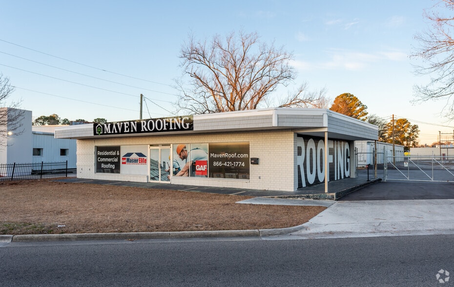 1902 Oleander Dr, Wilmington, NC for sale - Primary Photo - Image 1 of 22