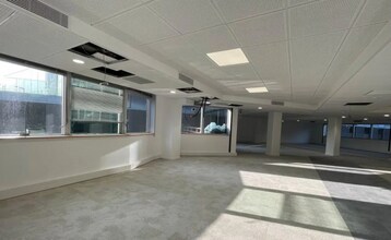 Office in Suresnes for lease Building Photo- Image 1 of 6