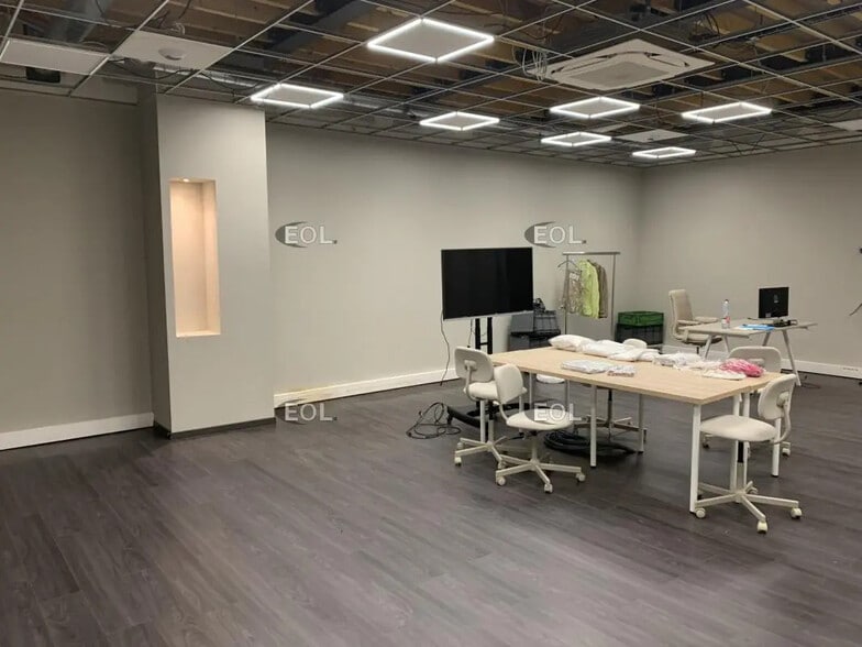 Industriel dans SAINT-OUEN-L'AUMONE à louer - Photo intérieure - Image 2 de 4