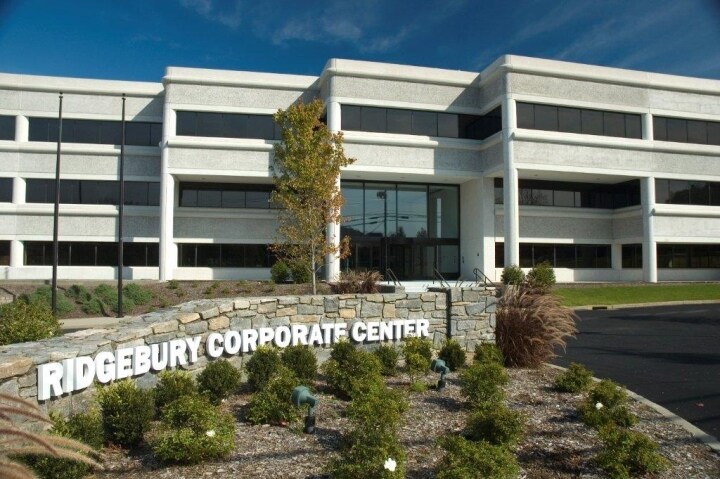 44 Old Ridgebury Rd, Danbury, CT à louer - Photo du bâtiment - Image 2 de 16