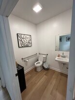 2011 chapel plaza Ct, Columbia, MO for lease Interior Photo- Image 1 of 7