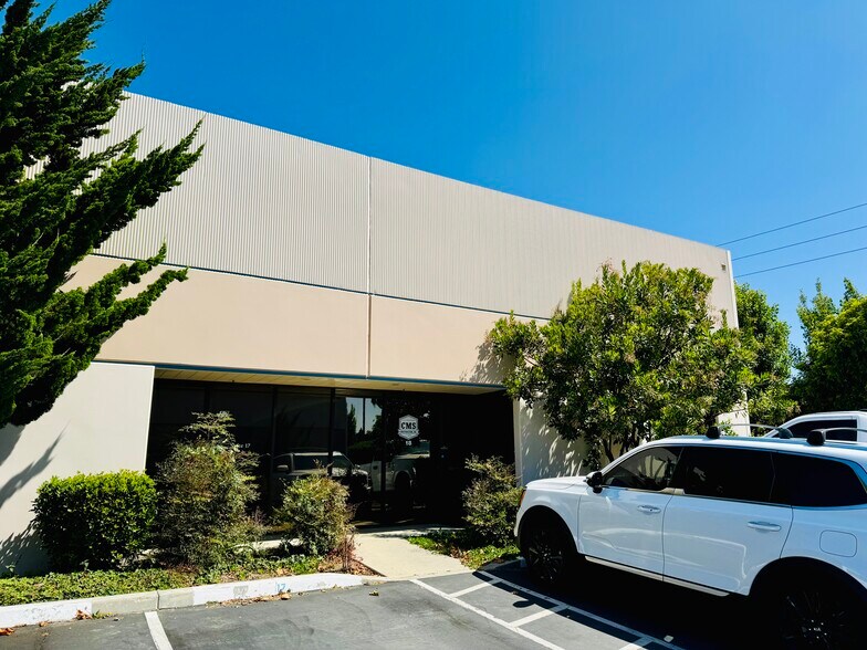 2368 Eastman Ave, Ventura, CA à vendre - Photo du bâtiment - Image 1 de 9