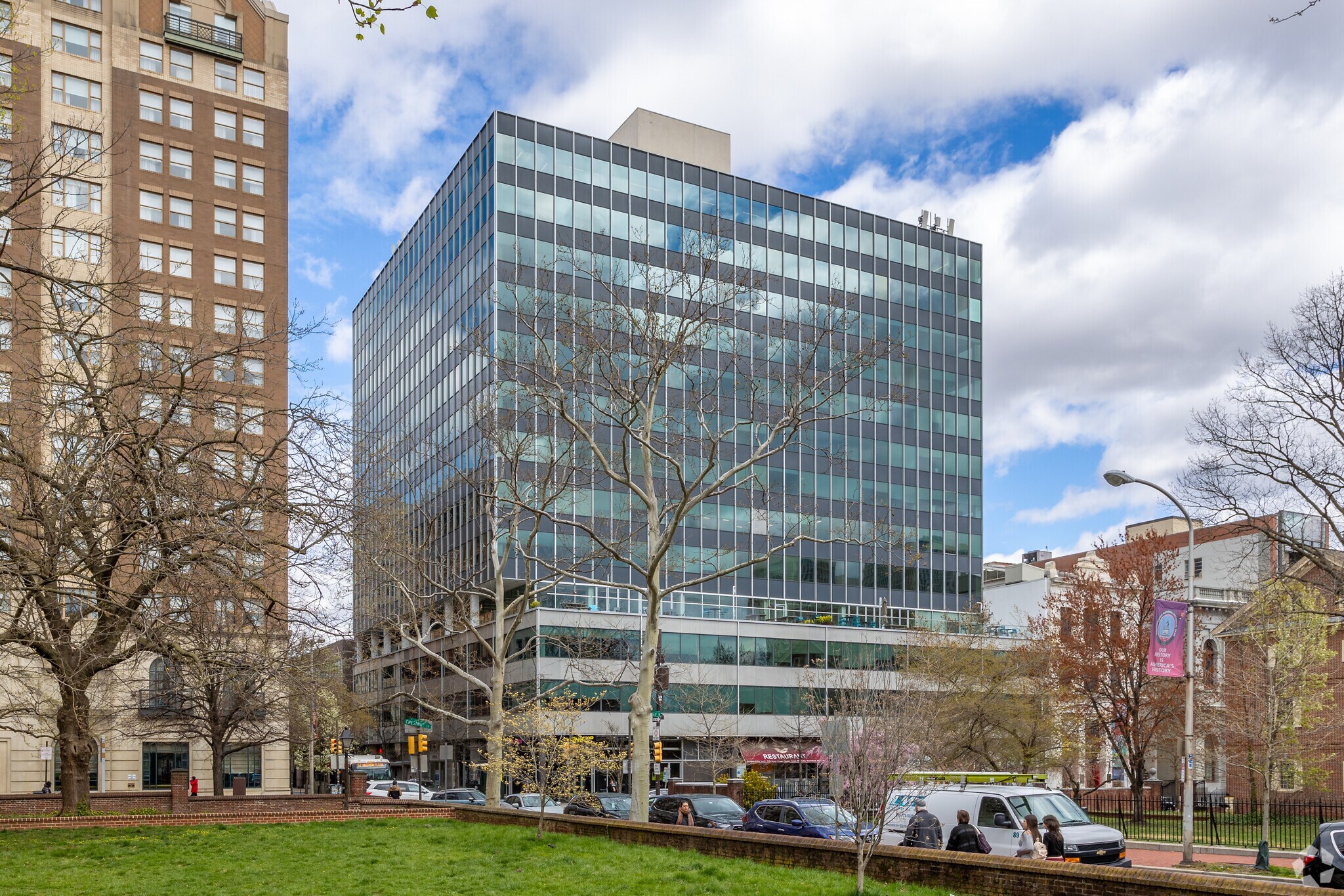 325 Chestnut St, Philadelphia, PA for lease Building Photo- Image 1 of 10