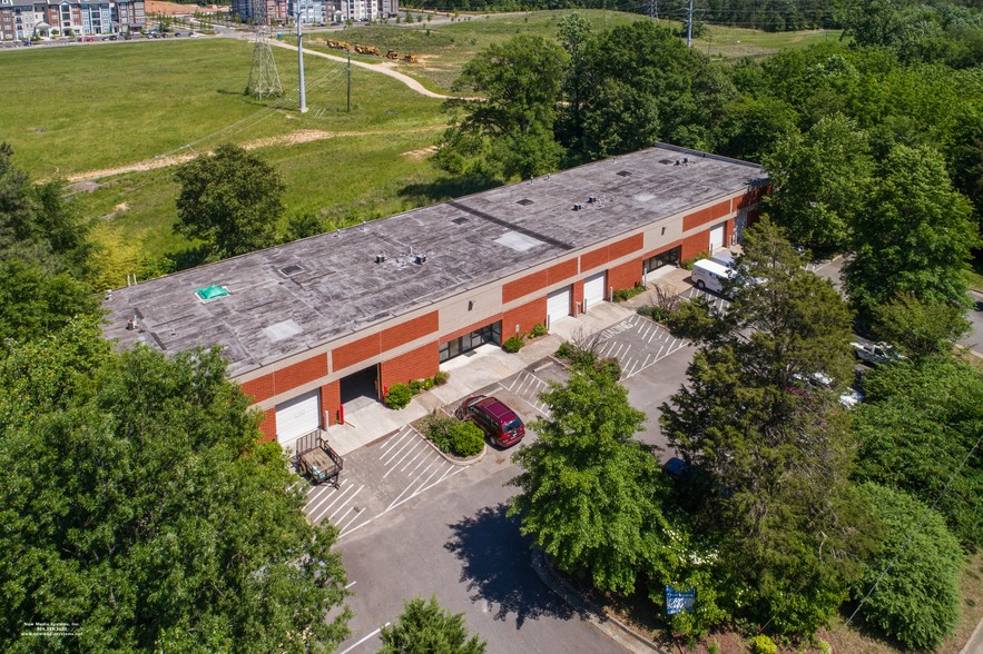 225-245 Granite Springs Rd, Richmond, VA for lease - Building Photo - Image 1 of 11