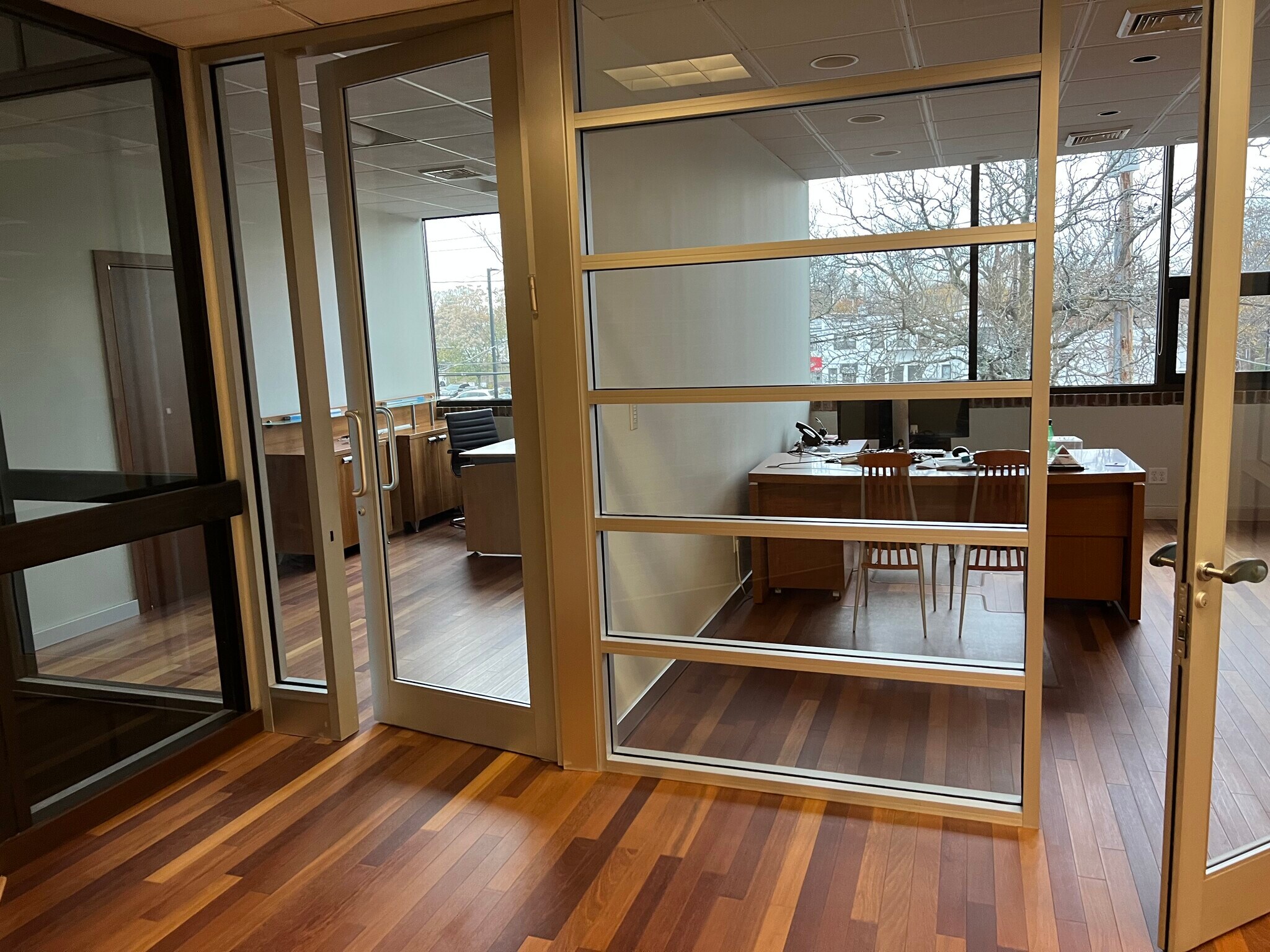 10 Maple St, Port Washington, NY à vendre Photo intérieure- Image 1 de 2