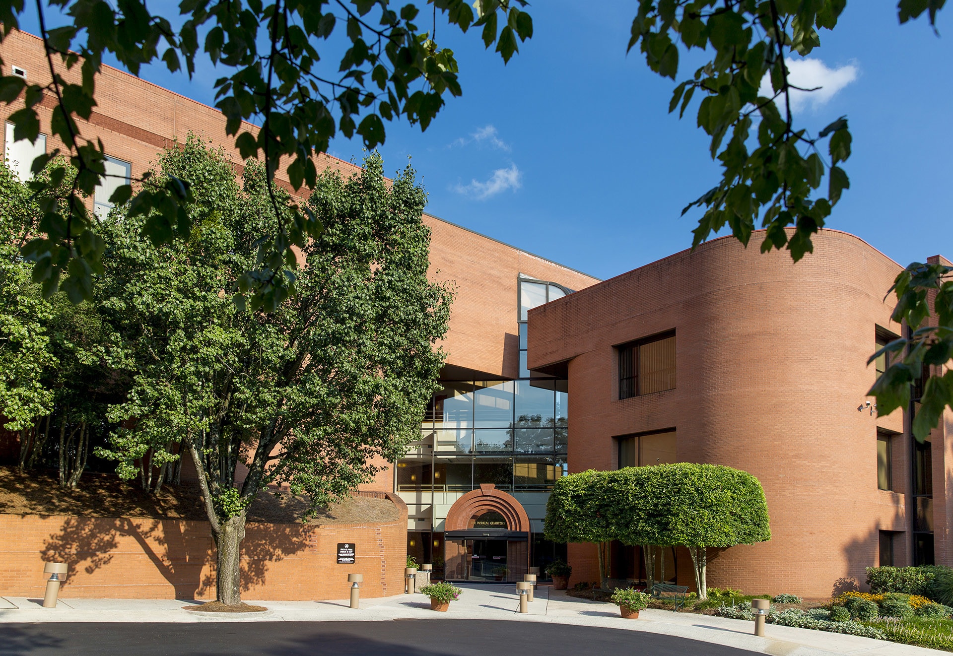 5555 Peachtree Dunwoody Rd NE, Atlanta, GA for lease Building Photo- Image 1 of 16