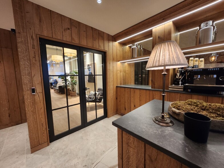 16 Mortimer St, London for lease - Building Photo - Image 2 of 19