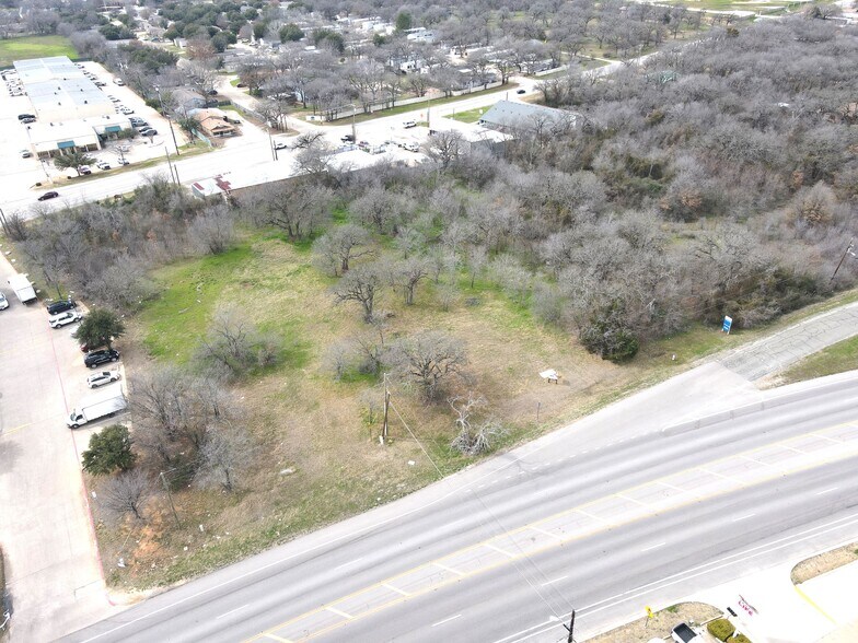 1295 N Main St, Mansfield, TX à vendre - Photo du bâtiment - Image 1 de 4