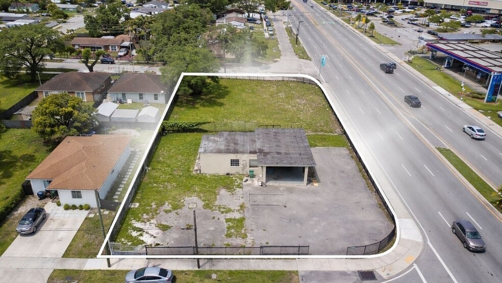 17010 NW 27th Ave, Miami Gardens, FL for sale - Building Photo - Image 2 of 5