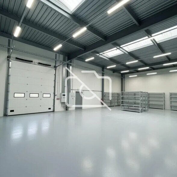 Office in Noisy-le-Sec for lease - Interior Photo - Image 3 of 5