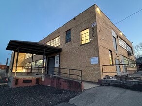 830 13th Ave, Bethlehem, PA for lease Interior Photo- Image 1 of 4