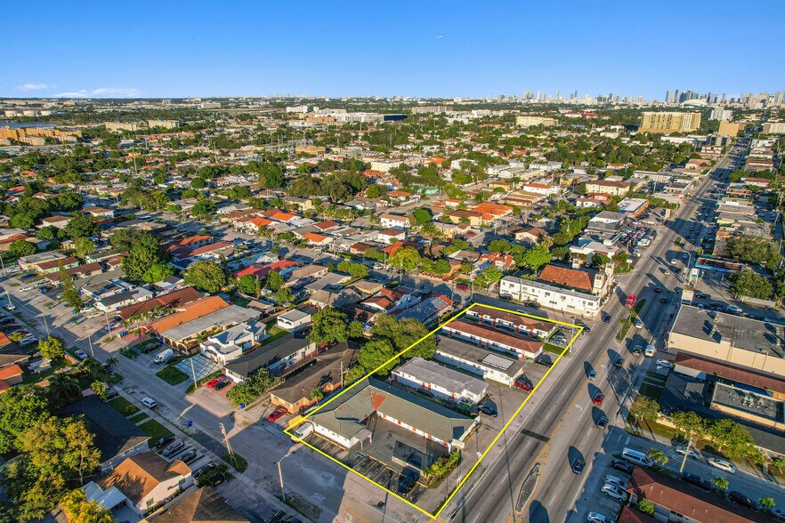 4871 W Flagler St, Coral Gables, FL for sale - Primary Photo - Image 1 of 21