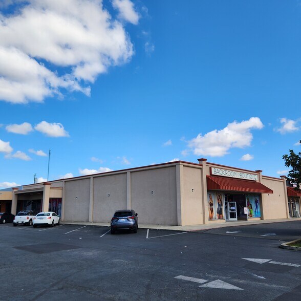1161 Bridge St, Yuba City, CA à louer - Photo du bâtiment - Image 2 de 4