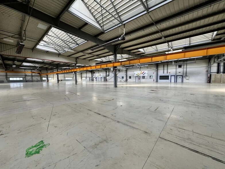 Office in Sartrouville for lease - Building Photo - Image 2 of 16