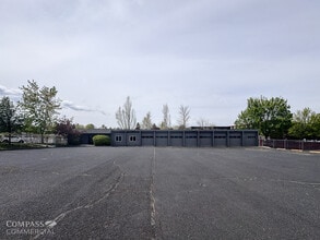 100 NE Hawthorne Ave, Bend, OR for lease Interior Photo- Image 2 of 16