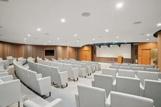 16-18 Rue Du Quatre Septembre, Paris for lease Building Photo- Image 2 of 7