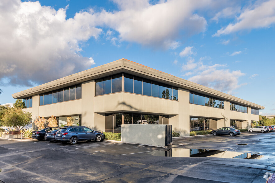 2755 Bristol St, Costa Mesa, CA for lease - Building Photo - Image 2 of 4