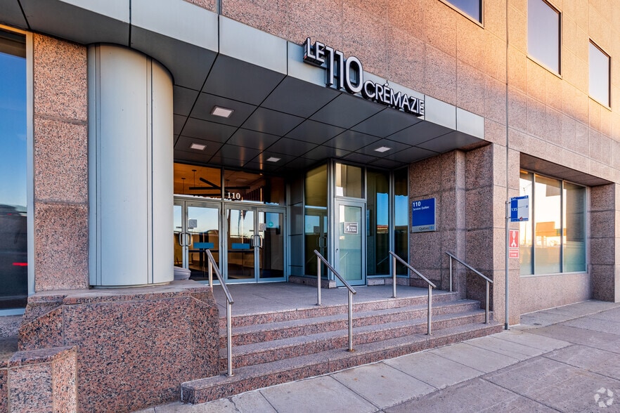 110 Boul Crémazie O, Montréal, QC à louer - Photo du bâtiment - Image 3 de 10