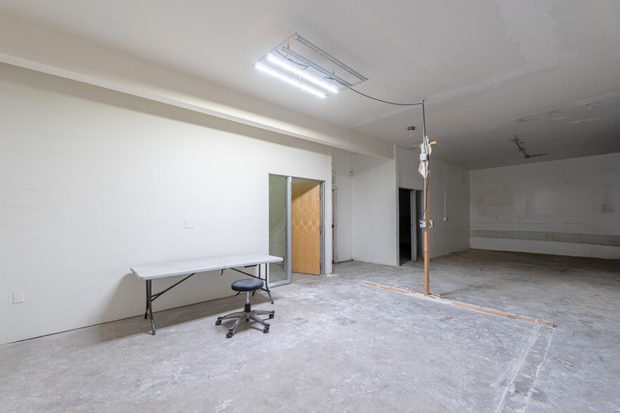 5261-5265 E Washington Blvd, Commerce, CA for sale - Building Photo - Image 3 of 23
