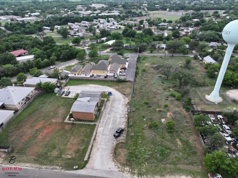 709 Fifth St, Comfort, TX à vendre - Photo du bâtiment - Image 3 de 15