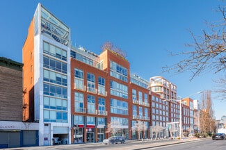 Plus de détails pour 211 McGuinness Blvd, Brooklyn, NY - Commerce de détail à louer