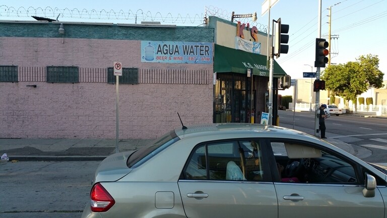 8273-8277 S San Pedro St, Los Angeles, CA à vendre - Photo du bâtiment - Image 2 de 5