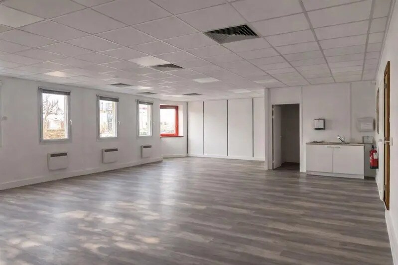 213 Rue De Gerland, Lyon for lease Building Photo- Image 1 of 7