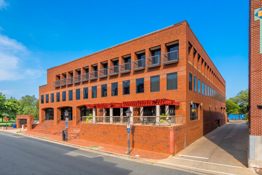 211 N Union St, Alexandria, VA à louer - Photo du bâtiment - Image 1 de 3