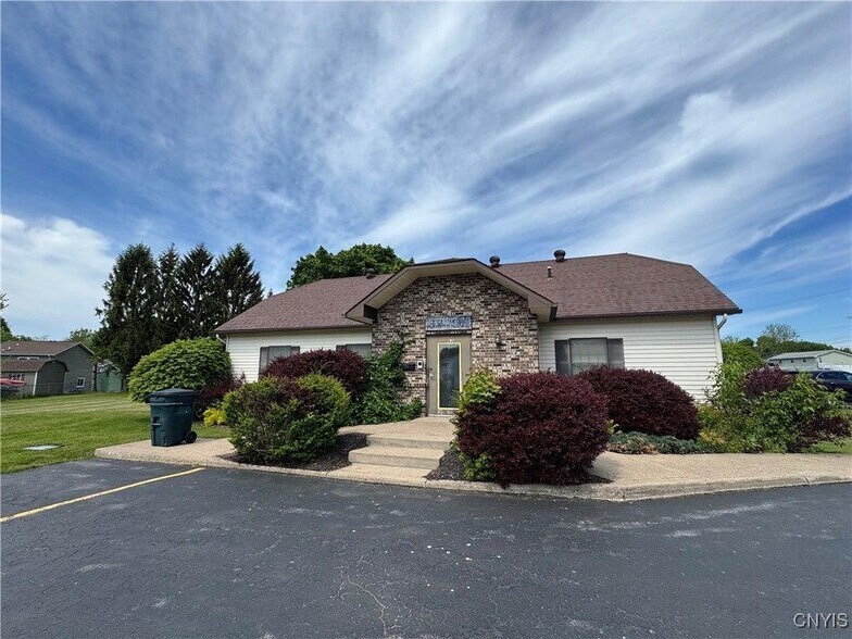 62 SW 9th St, Oswego, NY for sale - Building Photo - Image 2 of 26