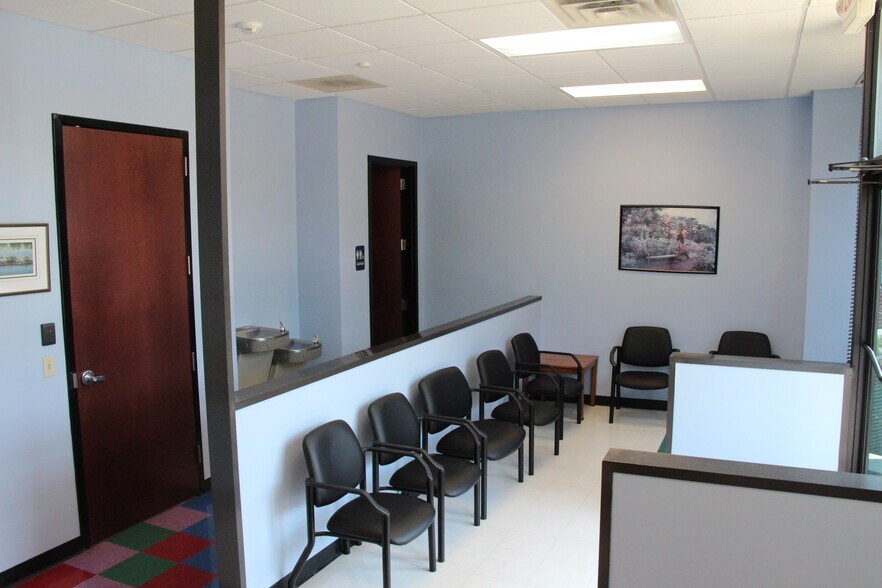 2473-2493 Wendell Blvd, Wendell, NC à vendre - Hall d’entrée - Image 2 de 11