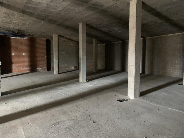 Commerce de détail dans Ávila à vendre - Photo du bâtiment - Image 2 de 11