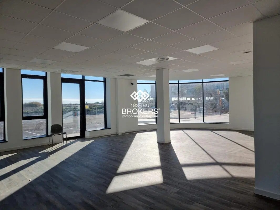 Office in Mauguio for lease Interior Photo- Image 1 of 4