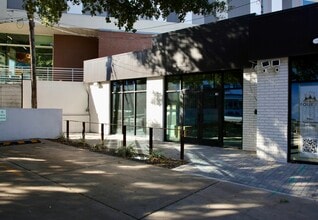 2324 S Lamar Blvd, Austin, TX for lease Interior Photo- Image 1 of 1