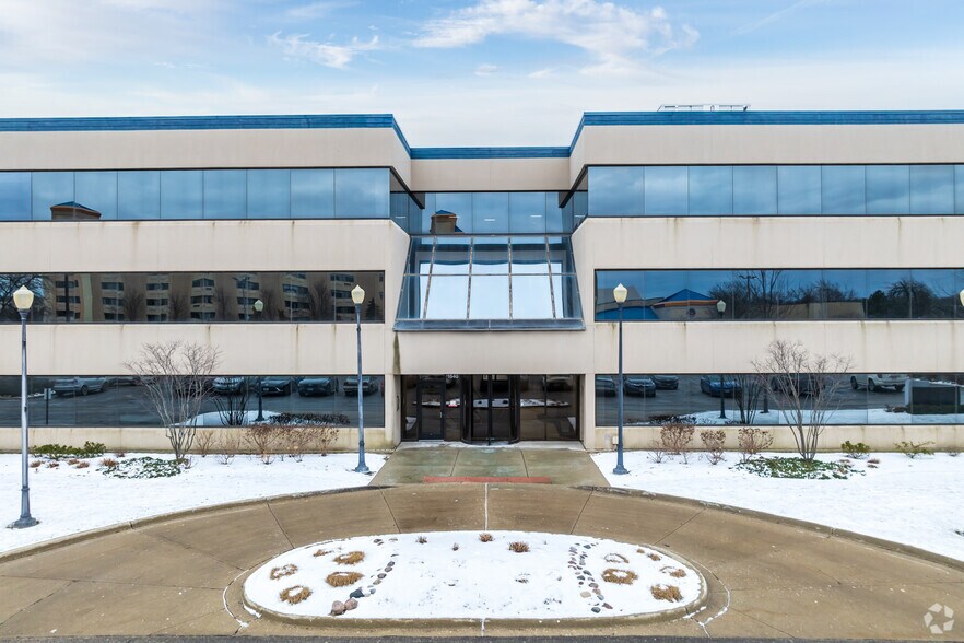 1540 E Dundee Rd, Palatine, IL for sale - Building Photo - Image 3 of 9