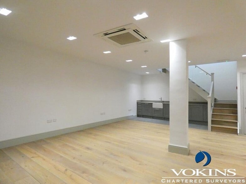 36B Rosedale Rd, Richmond for lease - Building Photo - Image 3 of 10