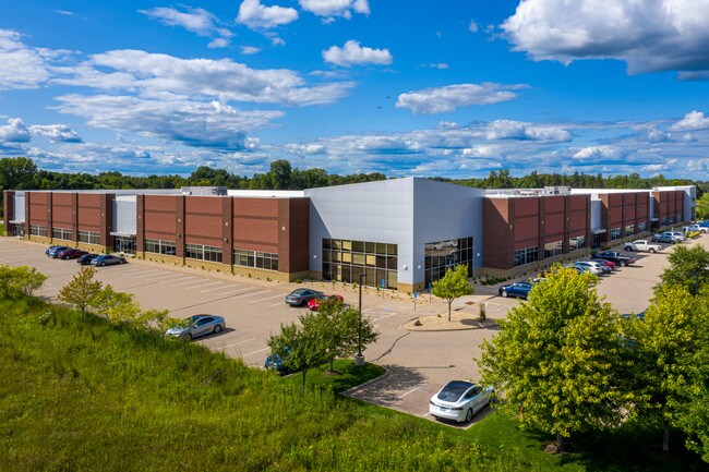 Plus de détails pour 3785 Pheasant Ridge Dr NE, Blaine, MN - Industriel à louer