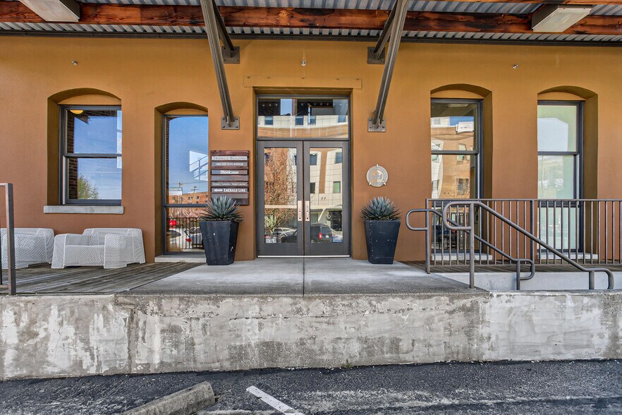 1800 NW 16th Ave, Portland, OR à louer - Photo du bâtiment - Image 2 de 5