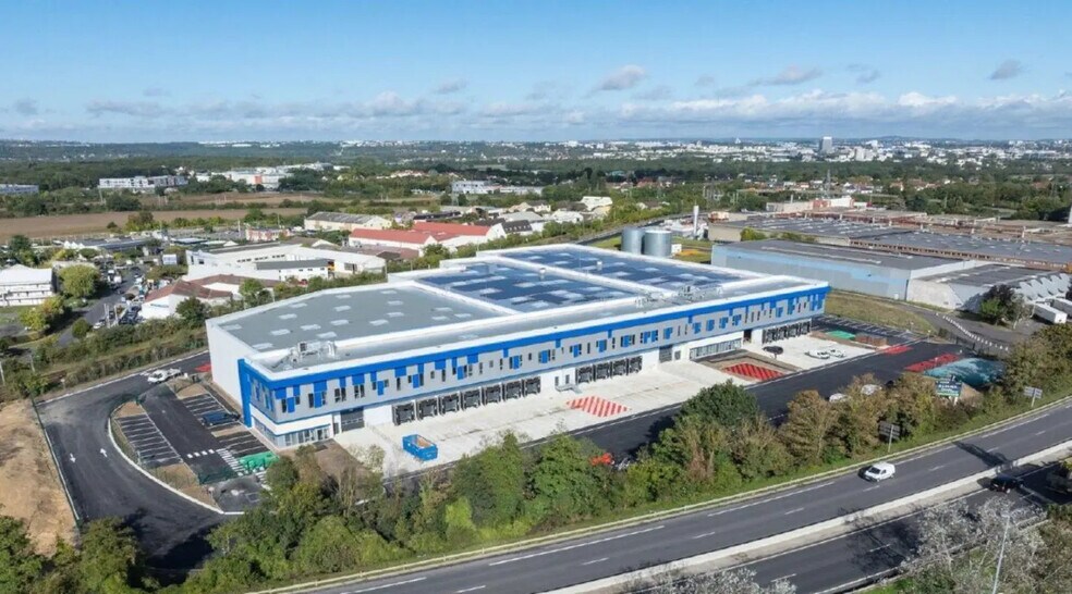 Flex in Conflans-Sainte-Honorine for lease - Building Photo - Image 2 of 10