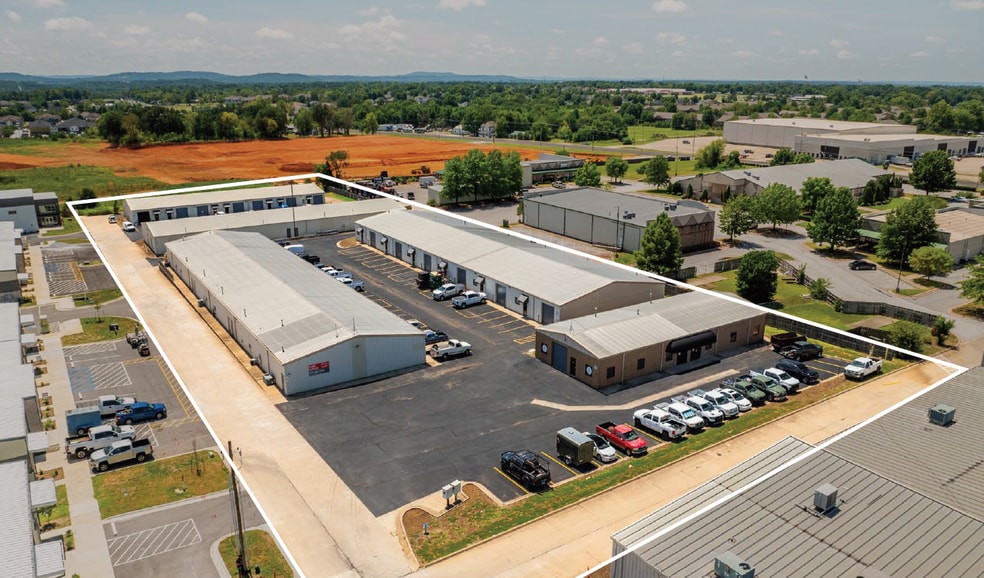 Northwest Arkansas Flex Portfolio portfolio of 13 properties for sale on LoopNet.ca - Building Photo - Image 3 of 5