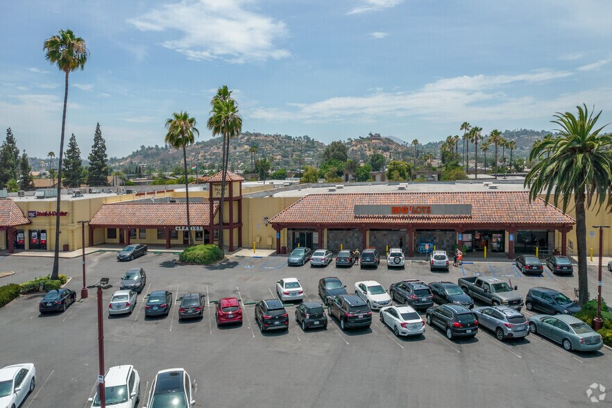 1045-1099 E Main St, El Cajon, CA à louer - Photo du bâtiment - Image 2 de 8