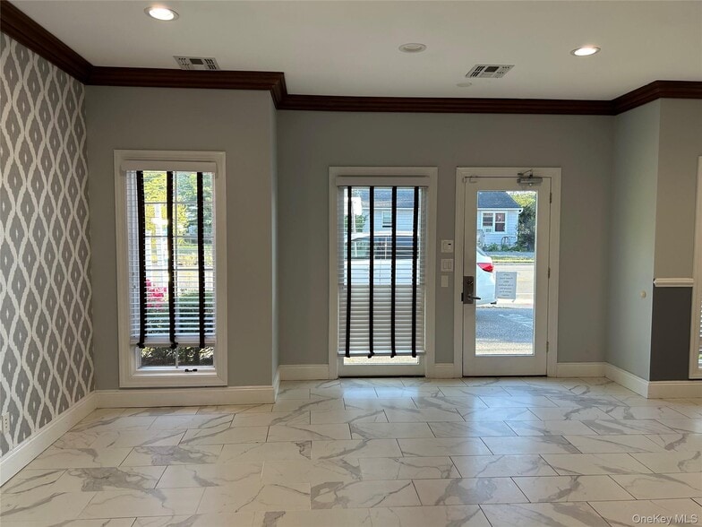 361 Union Blvd, West Islip, NY for sale - Building Photo - Image 2 of 29