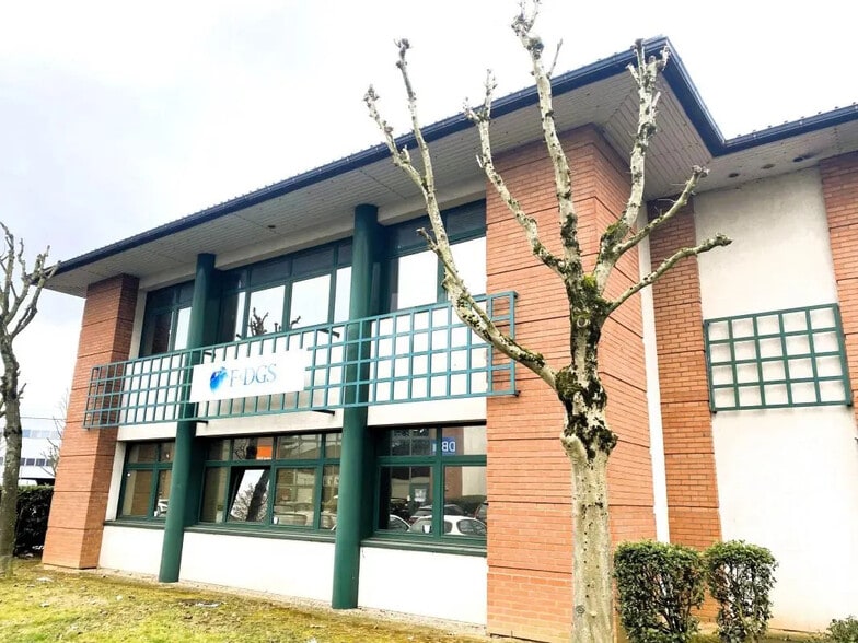 Flex in Évry-Courcouronnes for lease - Building Photo - Image 2 of 7