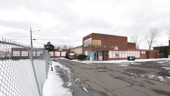 Plus de détails pour 3030 Main St, Hartford, CT - Industriel à vendre