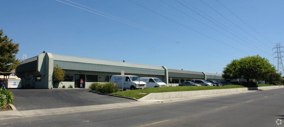 232-250 S Hillview Dr, Milpitas, CA for lease - Building Photo - Image 3 of 14