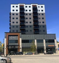 880 Broadway Av, Saskatoon, SK à louer Photo du bâtiment- Image 2 de 8