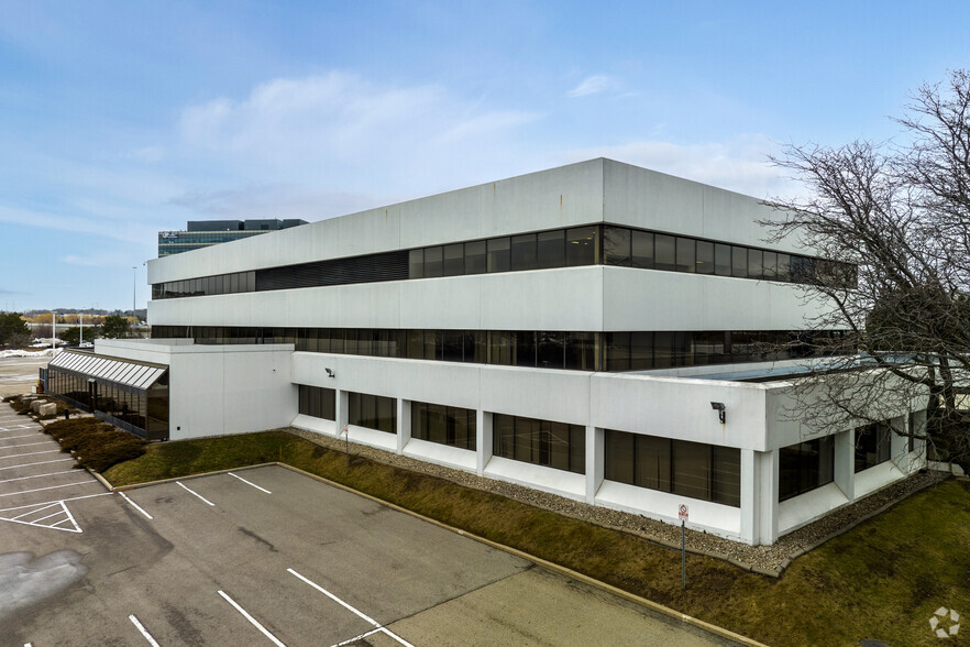 6860 Century Ave, Mississauga, ON for lease - Building Photo - Image 3 of 7