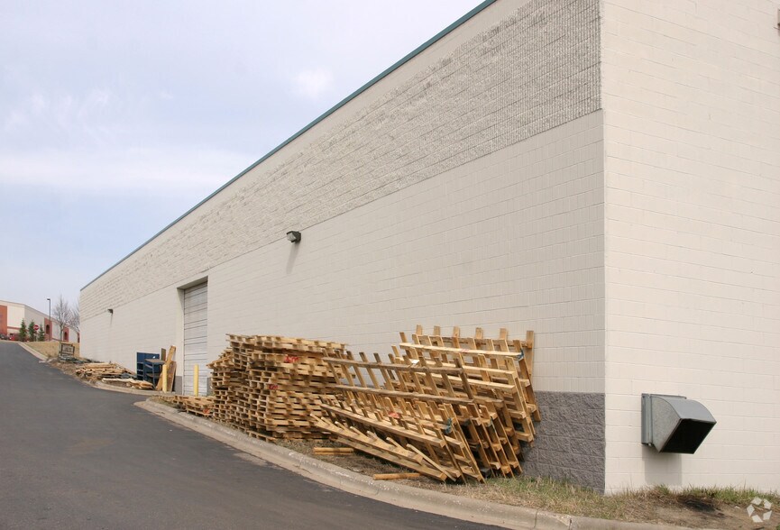 4264-4280 E Norex Dr, Chaska, MN à louer - Photo du bâtiment - Image 3 de 9